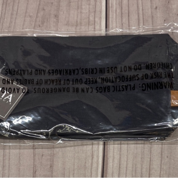 Lot of 15 Makeup Cosmetic Items Lancome Dr Pawpaw Bareminerals No 7 NYX + More - Picture 10 of 10